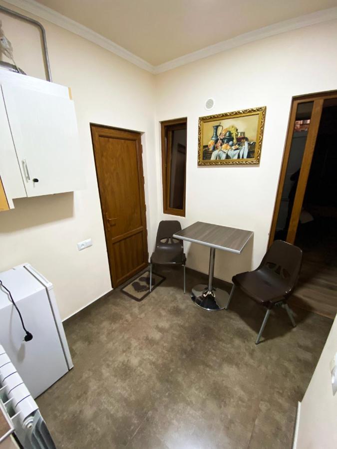Dom Hostel & Tours Yerevan Exterior photo