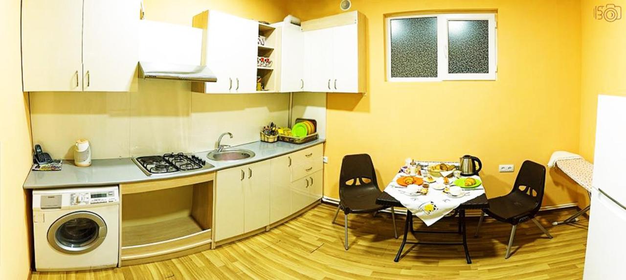 Dom Hostel & Tours Yerevan Exterior photo