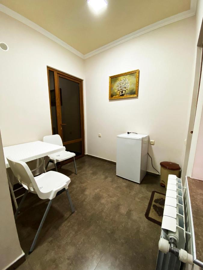 Dom Hostel & Tours Yerevan Exterior photo