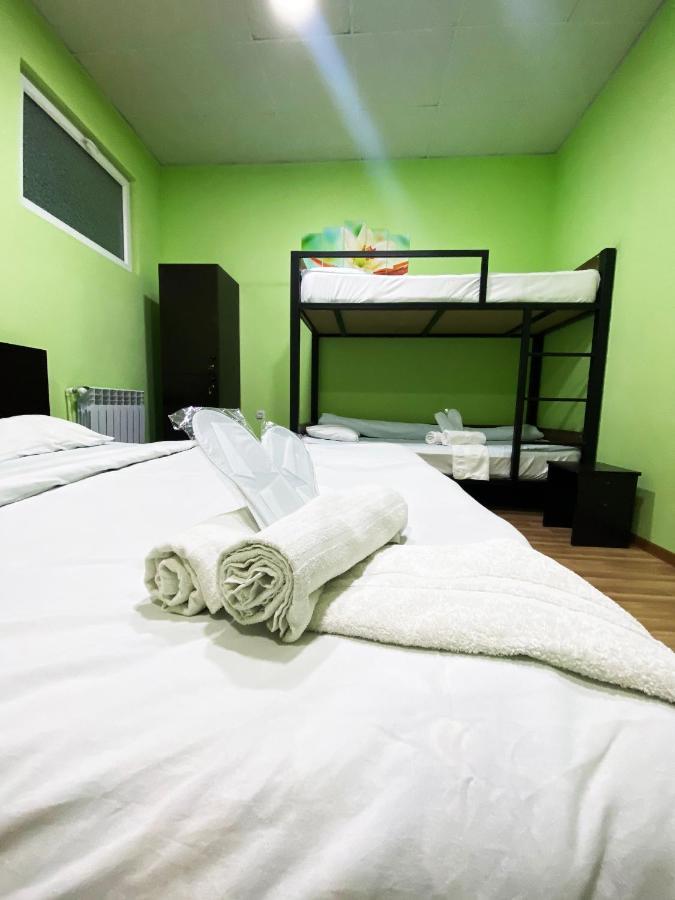 Dom Hostel & Tours Yerevan Exterior photo