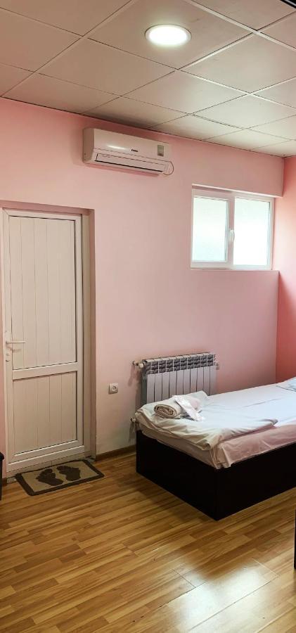 Dom Hostel & Tours Yerevan Exterior photo
