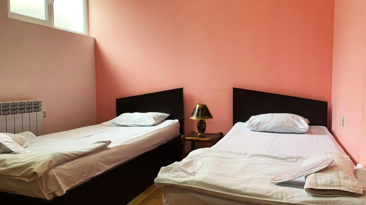 Dom Hostel & Tours Yerevan Exterior photo