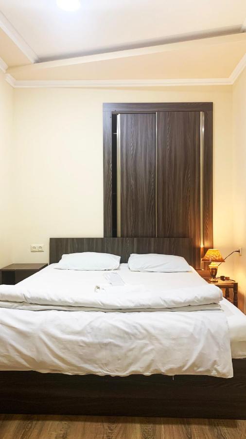 Dom Hostel & Tours Yerevan Exterior photo